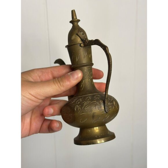 Vintage Ornate Brass Teapot Pitcher 5.75" with Etched Leaves 80s Decorative Deco - Picture 5 of 7